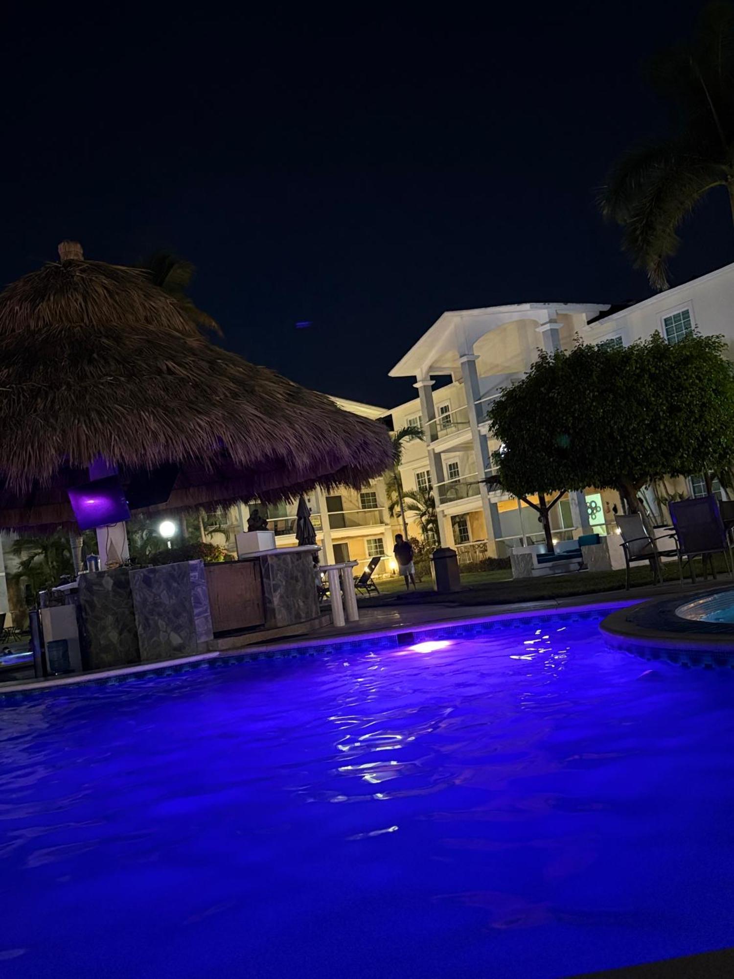 Paraiso Escondido E125 Y E126